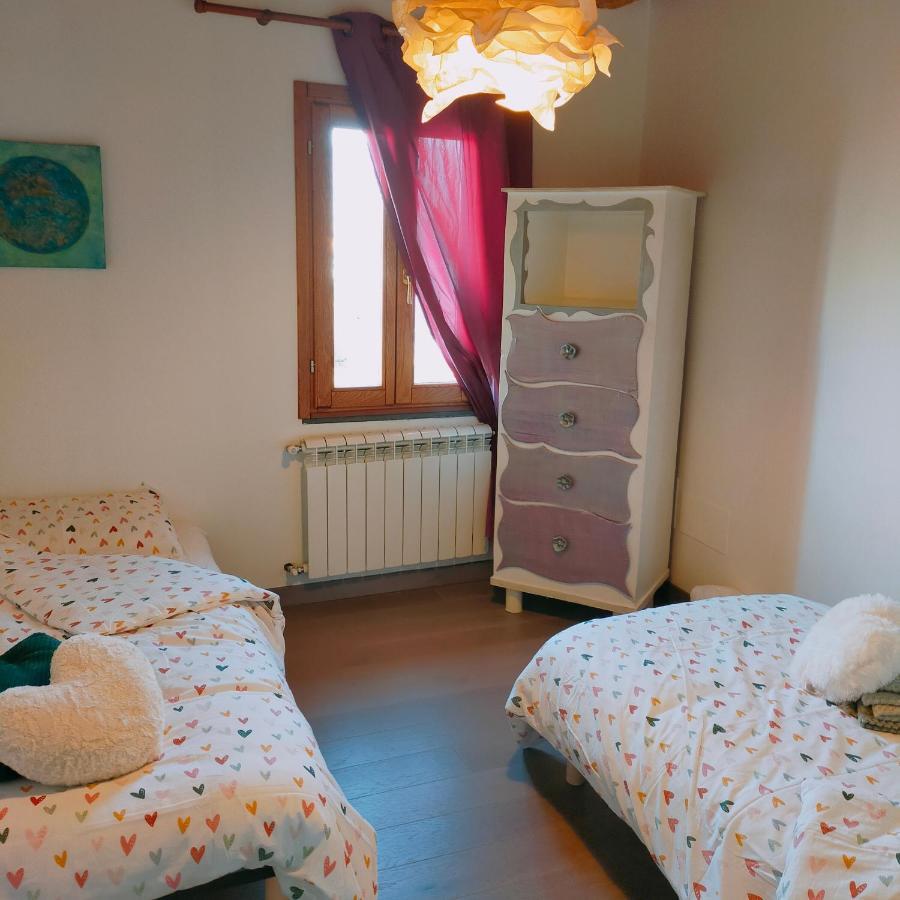 Agreable Maison En Triplex Avec Cours Interieure En Campagne Lucca Kültér fotó